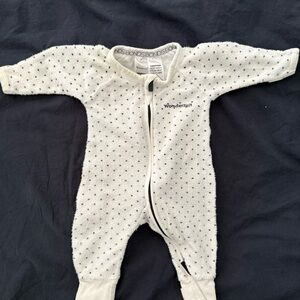 Bonds Wondersuit - White with navy dots - size newborn/0000